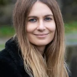 Kirstie Swain
